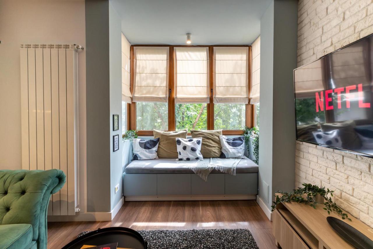 בוקרשט Downtown Retreat: Spacious 2-Br By Unirii Square מראה חיצוני תמונה