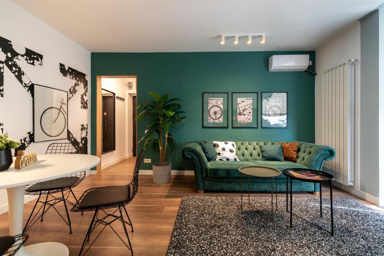 בוקרשט Downtown Retreat: Spacious 2-Br By Unirii Square מראה חיצוני תמונה